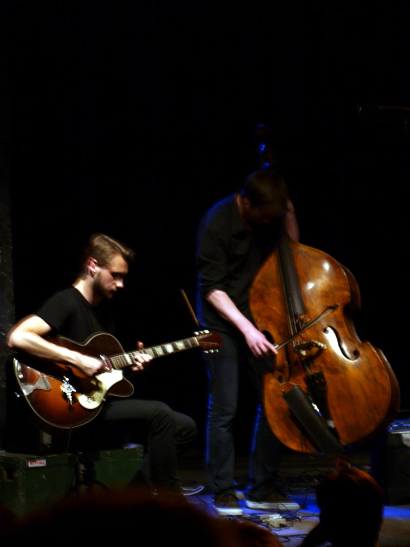 ../_images/20100526220319-jazzsession_i_blaa.jpg
