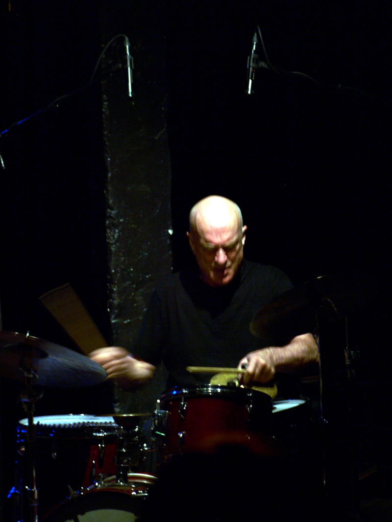 ../_images/20100526220444-jazzsession_i_blaa.jpg