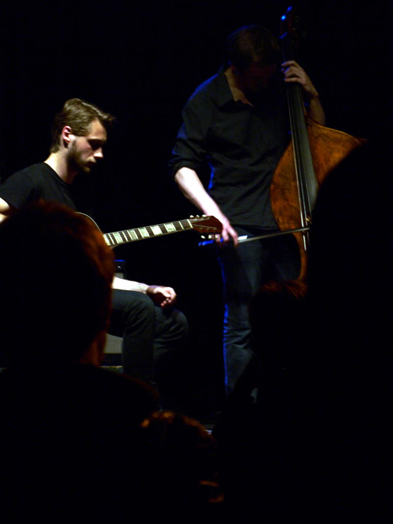 ../_images/20100526220913-jazzsession_i_blaa.jpg