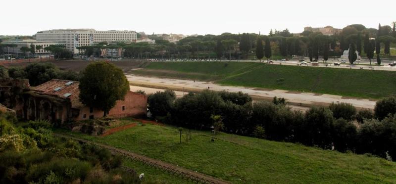 ../_images/20101113133323-ferietur_i_roma.jpg