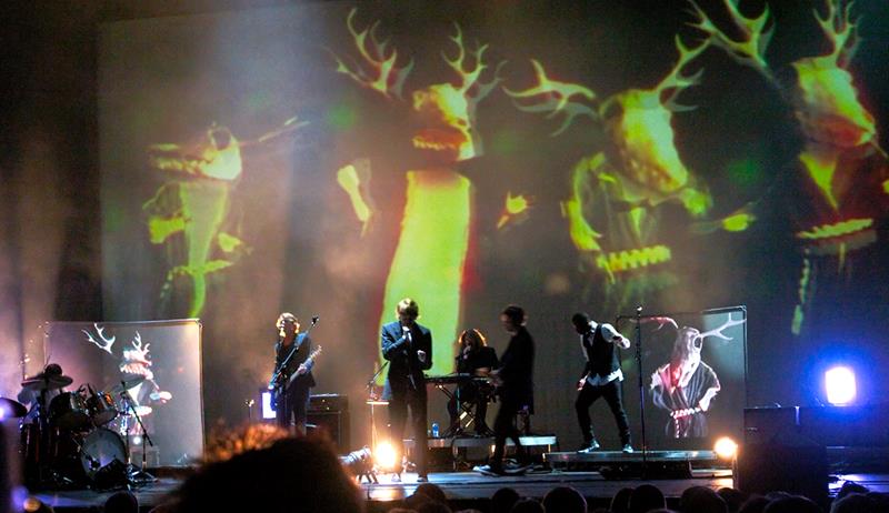 ../_images/20101128211512-konsert_mew.jpg