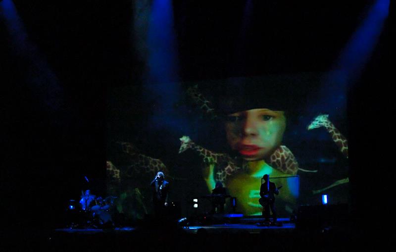 ../_images/20101128222113-konsert_mew.jpg