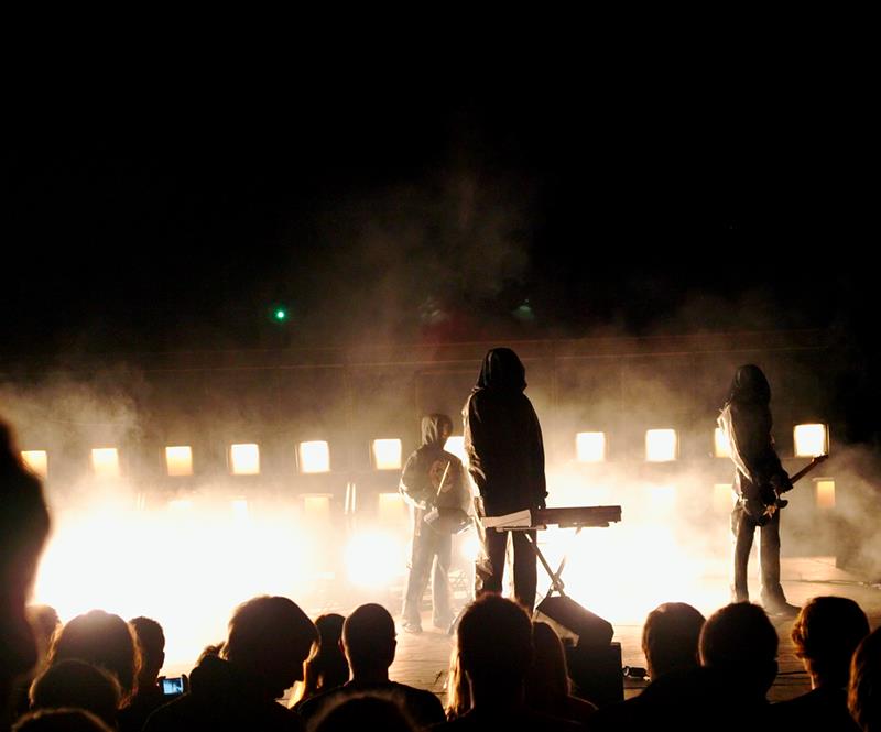 ../_images/20101128223144-konsert_mew.jpg