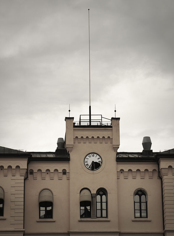 ../_images/20110817163327-tre_uker_etter_eksplosionen.jpg