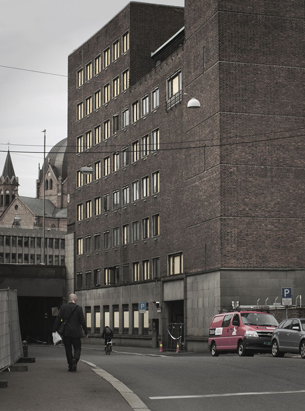 ../_images/20110817163843-tre_uker_etter_eksplosionen.jpg