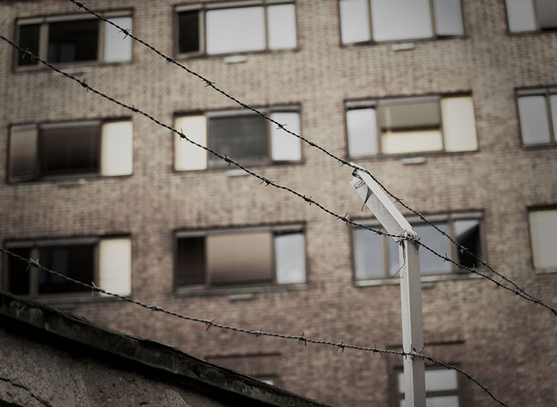 ../_images/20110817164238-tre_uker_etter_eksplosionen.jpg