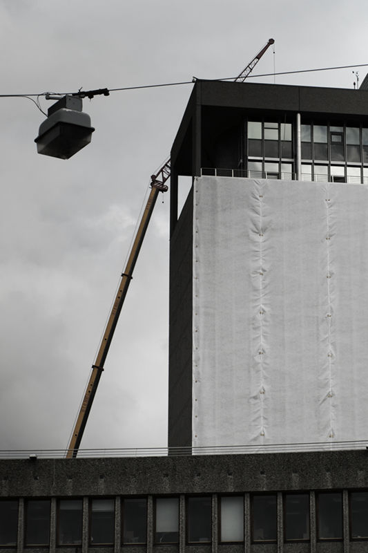 ../_images/20110817165324-tre_uker_etter_eksplosionen.jpg