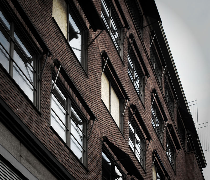 ../_images/20110817171504-tre_uker_etter_eksplosionen.jpg