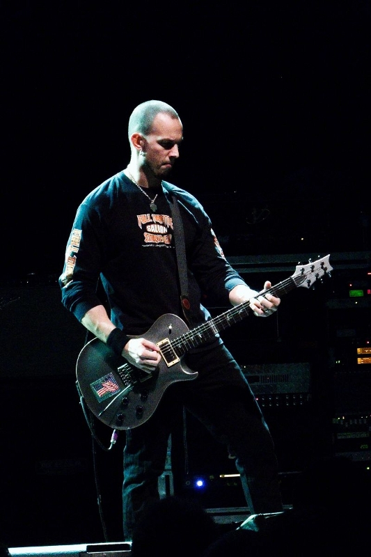 ../_images/20111109235243-konsert-alter_bridge.jpg