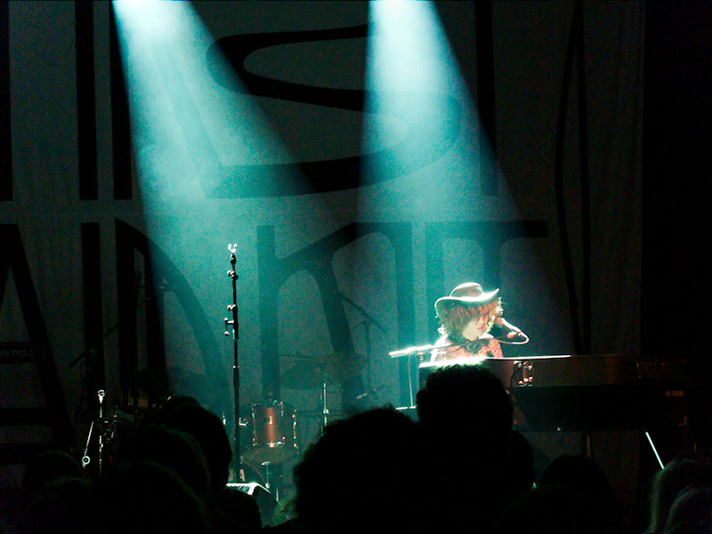 ../_images/20121107211403-konsert_first_aid_kit-support_idiot_wind.jpg