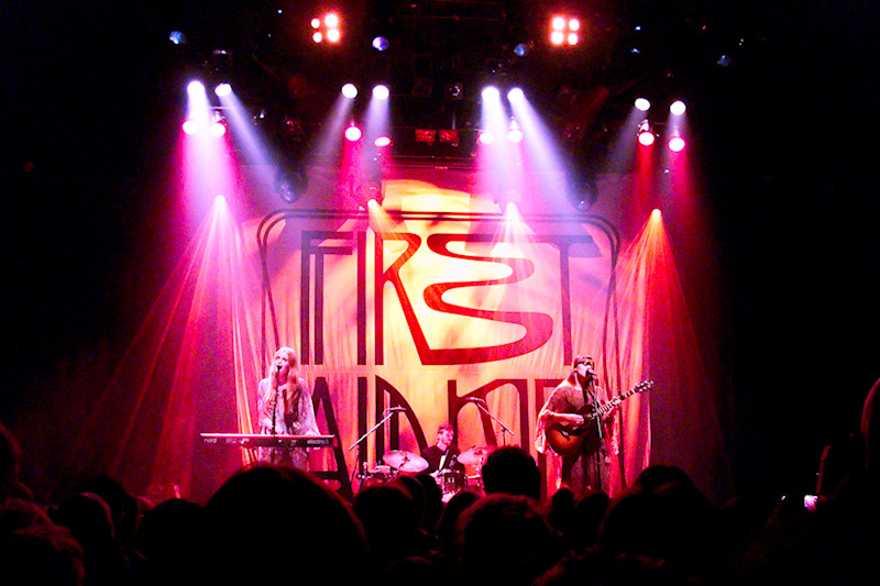 ../_images/20121107221910-konsert_first_aid_kit-support_idiot_wind.jpg