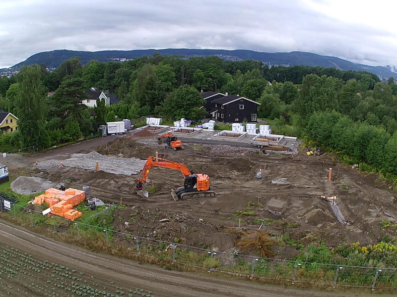 The house under construction.