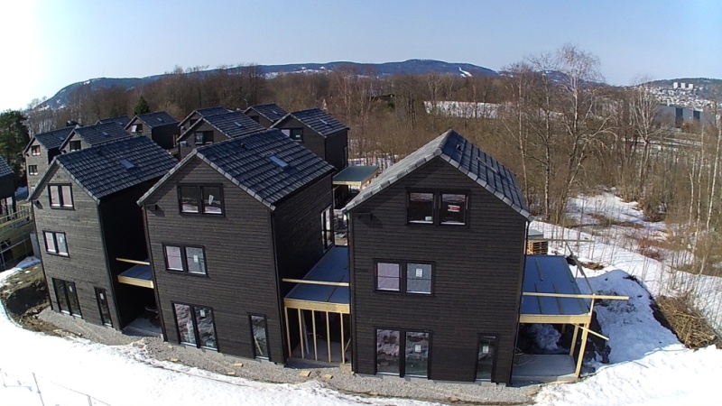 The house under construction.