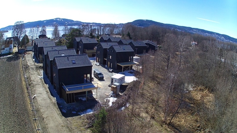 The house under construction.