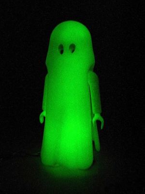 ../_images/playmobil_ghost_old_glow.jpg